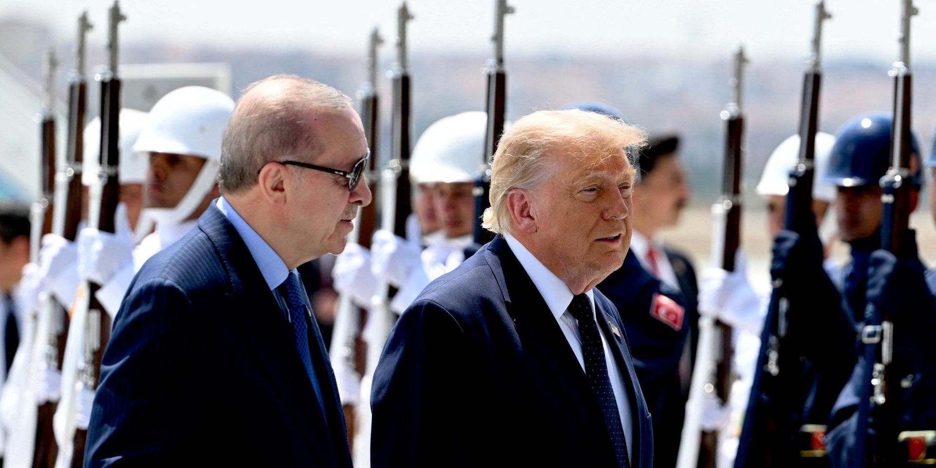 Президент Турции Реджеп Тайип Эрдоган и президент США Дональд Трамп в аэропорту Анкары, Турция, 7 июля 2026 года - ИноСМИ, 1920, 08.07.2026