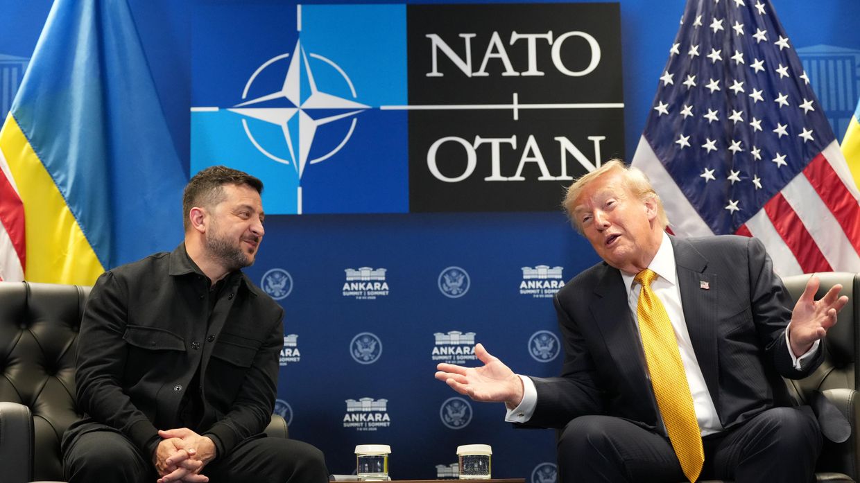 Владимир Зеленский и президент США Дональд Трамп во время встречи на полях саммита НАТО в Анкаре
