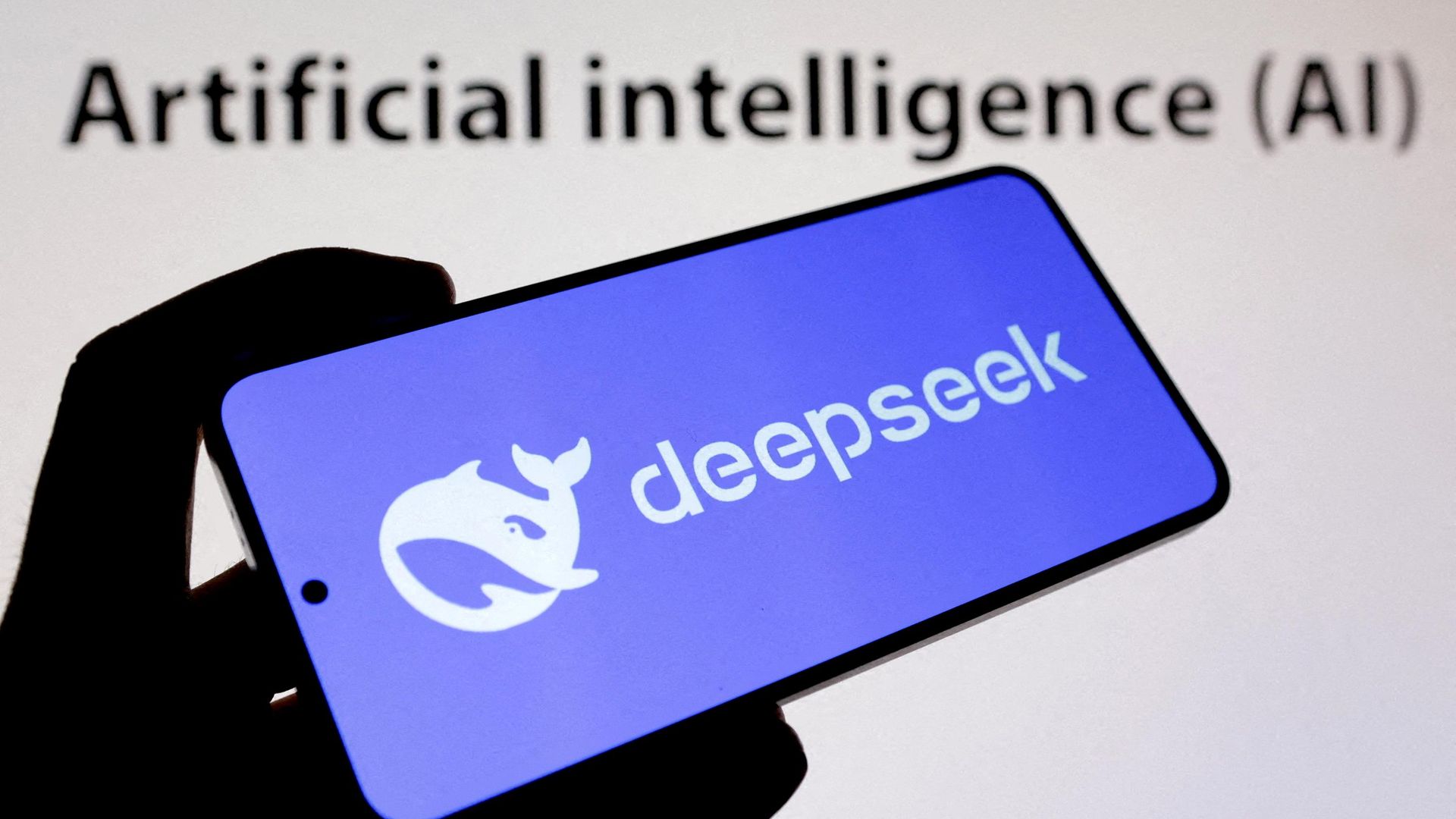 Deepseek на экране смартфона - ИноСМИ, 1920, 09.07.2026