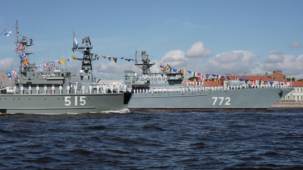 Празднование Дня ВМФ в Санкт-Петербурге
