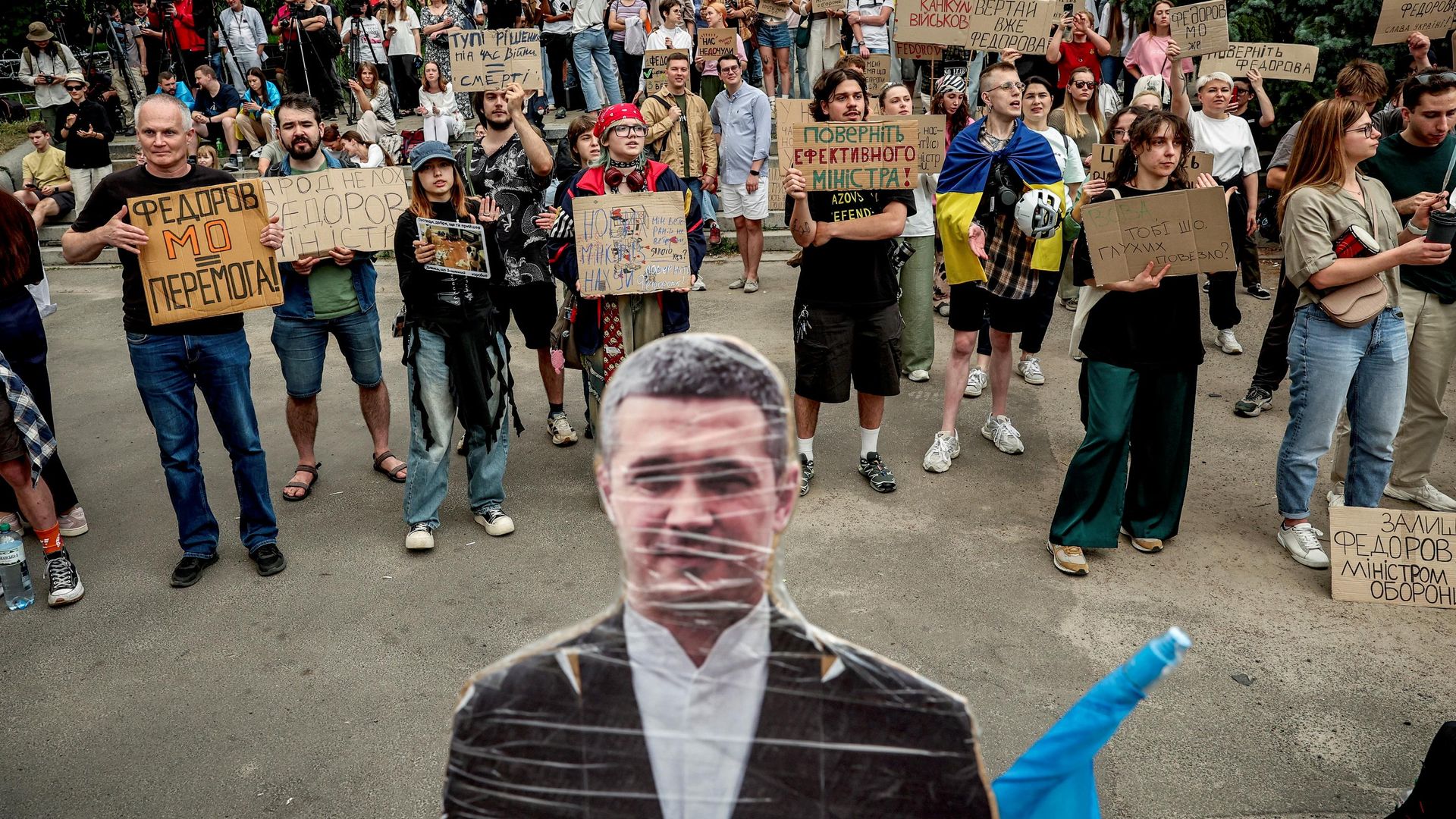 Митинг в поддержку бывшего министра обороны Украины Михаила Федорова в Киеве, Украина. Архивная фотография - ИноСМИ, 1920, 20.08.2026
