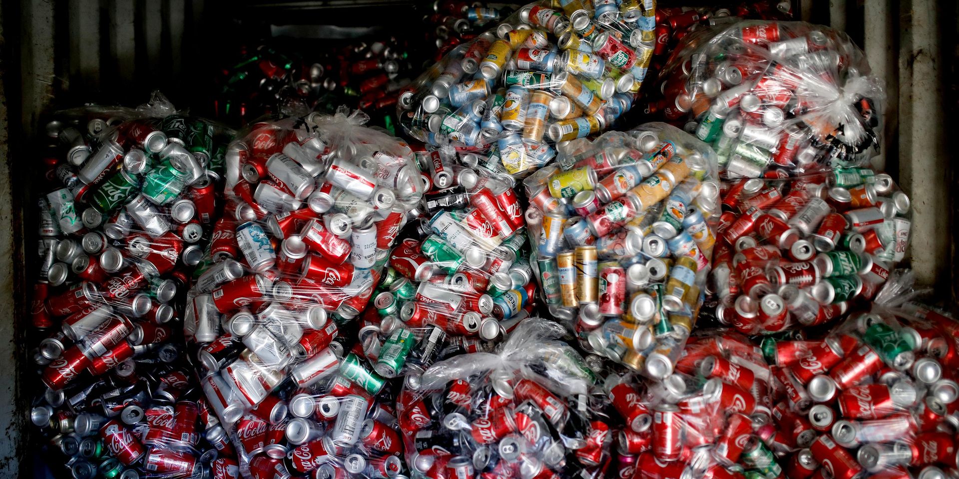 Алюминиевые банки для вторичной переработки на складе Sure We Can recycling depot в Нью-Йорке - ИноСМИ, 1920, 26.08.2026