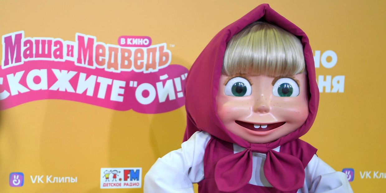Ростовая кукла на премьере мультфильма Маша и Медведь в кино: скажите Ой!