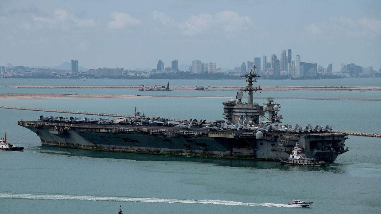 Авианосец ВМС США класса Нимиц USS Abraham Lincoln направляется в порт Лаем-Чабанг, Таиланд, 2 сентября 2026 года Авианосец ВМС США класса Нимиц USS Abraham Lincoln направляется в порт Лаем-Чабанг, Таиланд, 2 сентября 2026 года