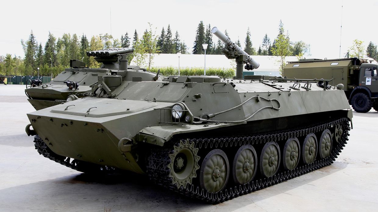 Боевая машина 9П149 ПТРК Штурм-С в парке Патриот