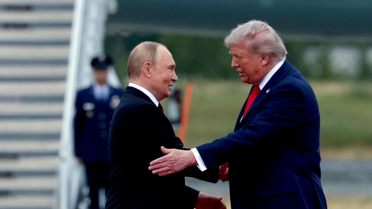 Президент РФ Владимир Путин и президент США Дональд Трамп