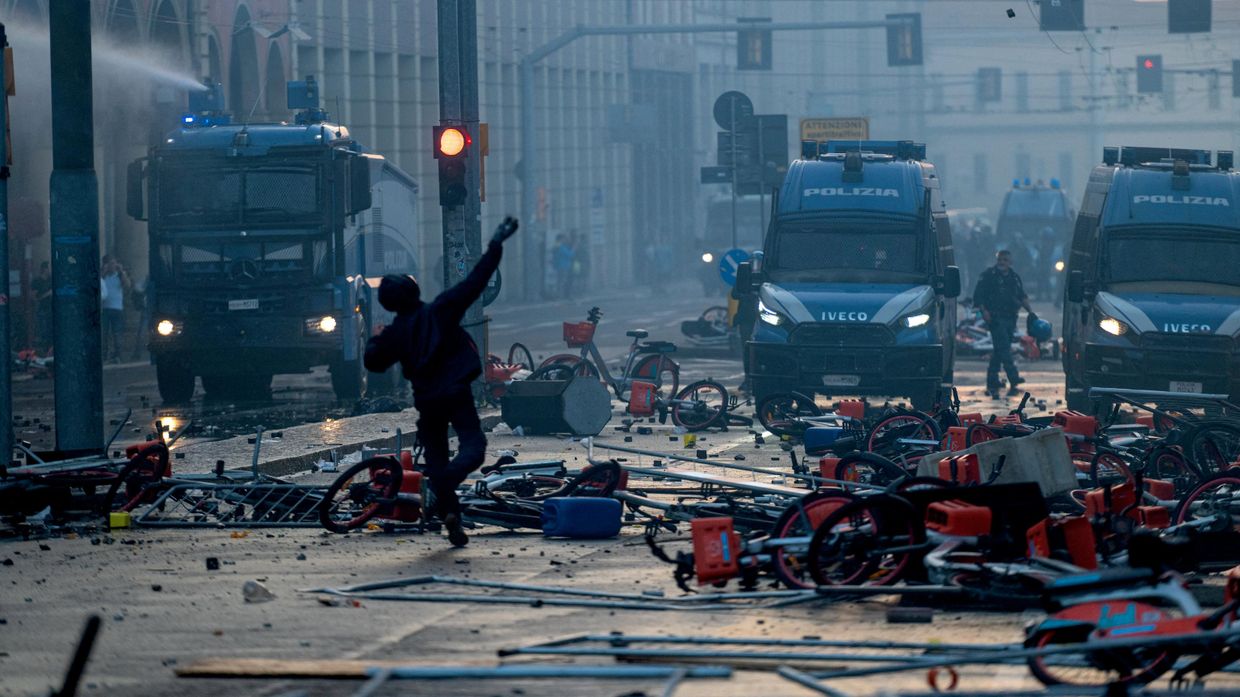 Уличные протесты в итальянской Болонье 17 октября 2026 г. 