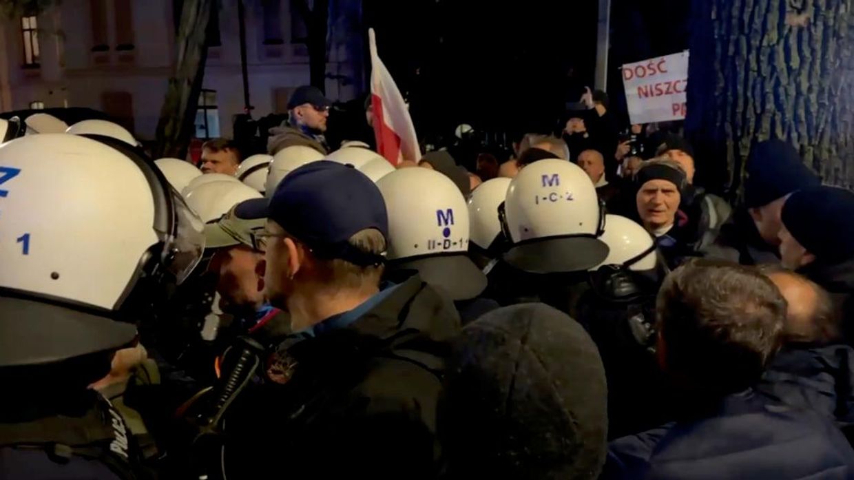 Протестующие в Польше