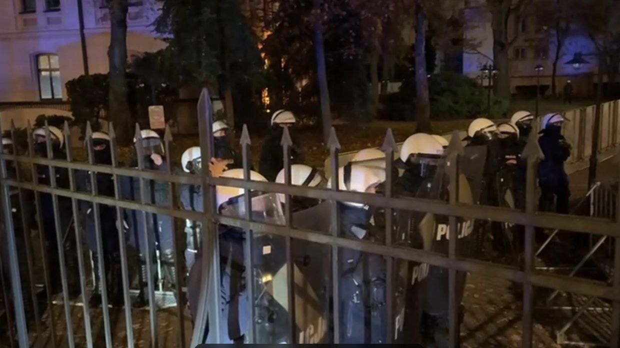 Протестующие в Польше