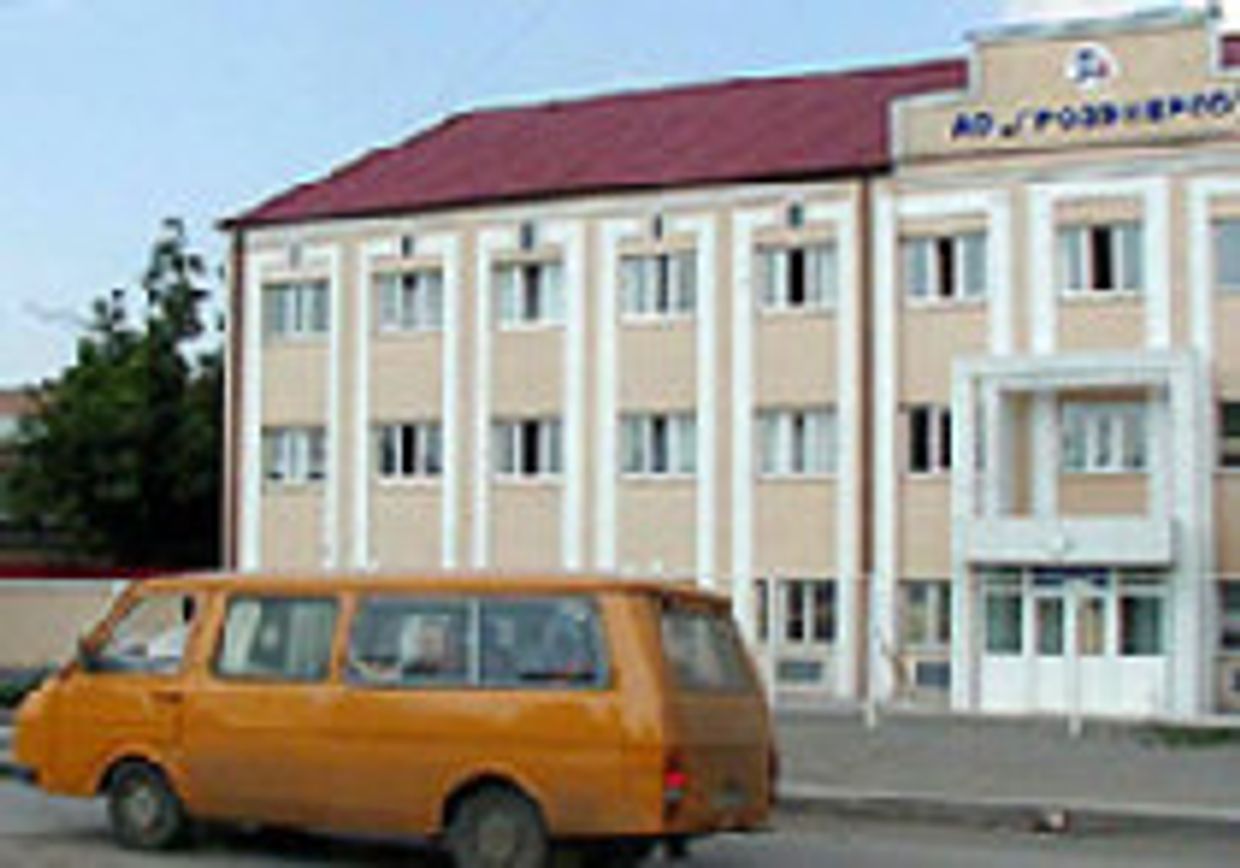 Остатки жизни в развалинах Грозного picture