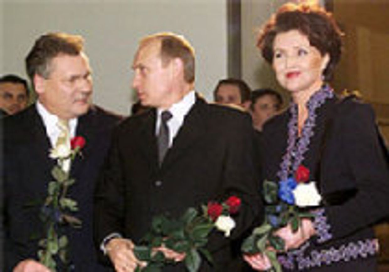 Путин ломает лед в отношениях с Польшей picture
