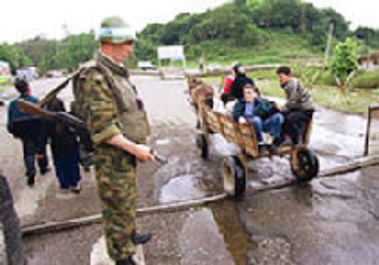 Кто будет поддерживать порядок среди миротворцев? picture