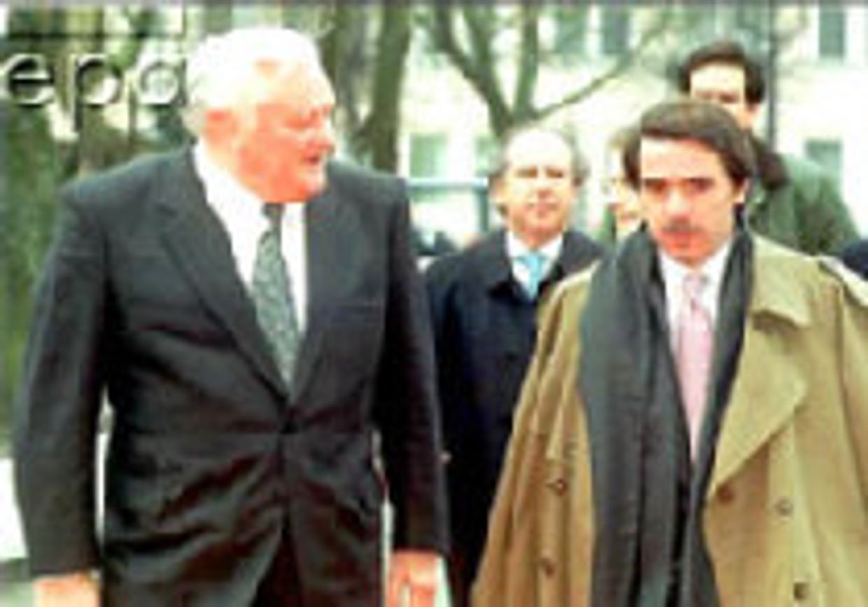 Брюссель настаивает на визах picture