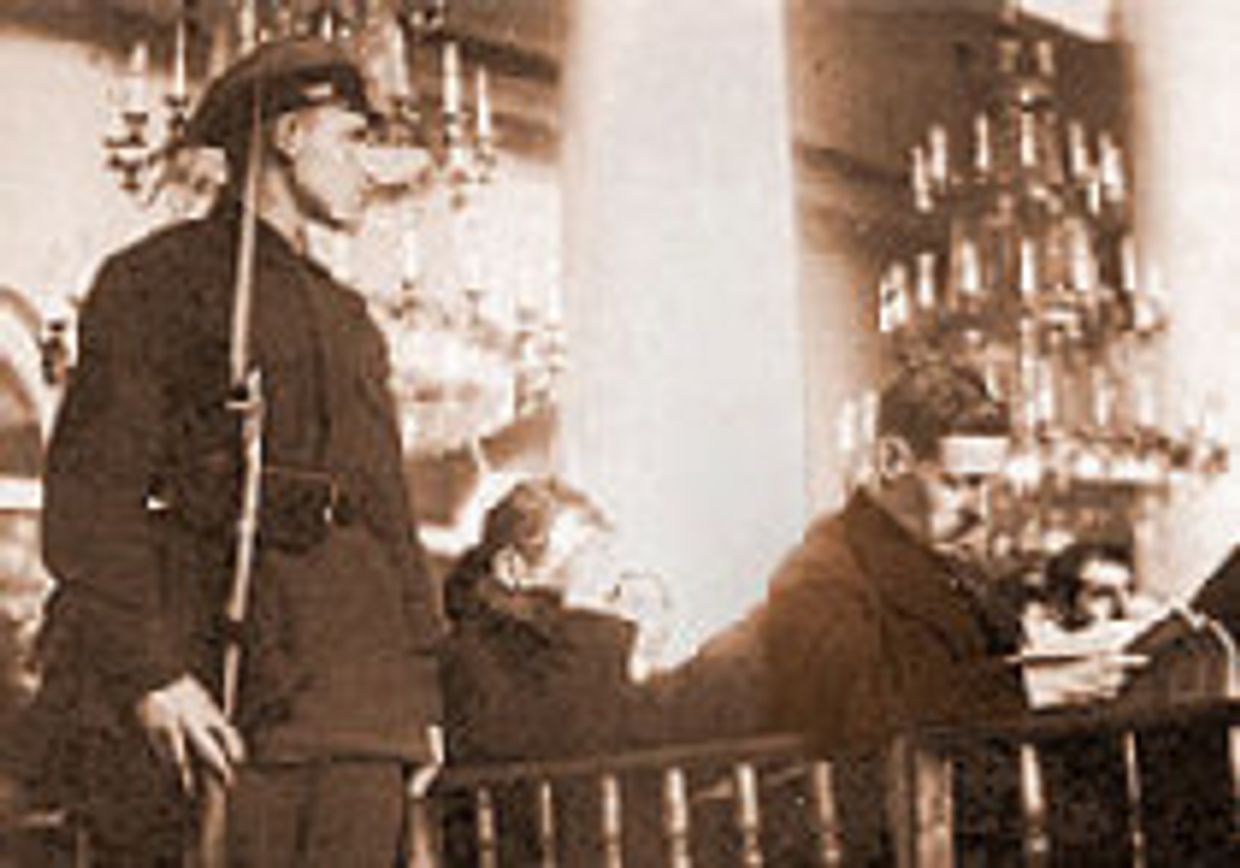 В очереди  в КГБ picture