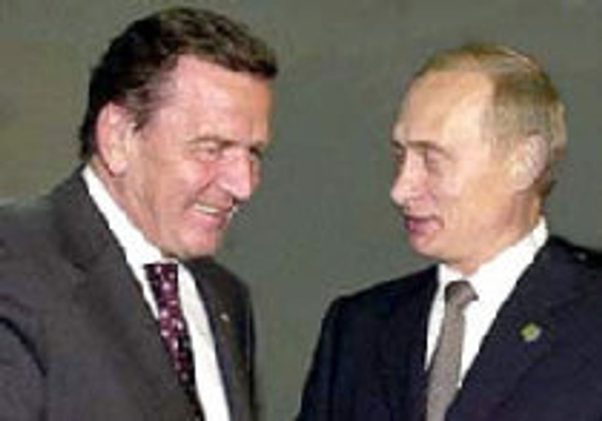Путин готовится к встрече со Шрёдером picture