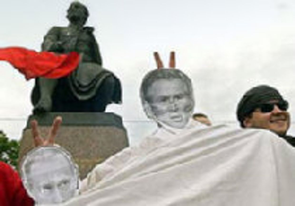 По России катится волна антиамериканизма picture