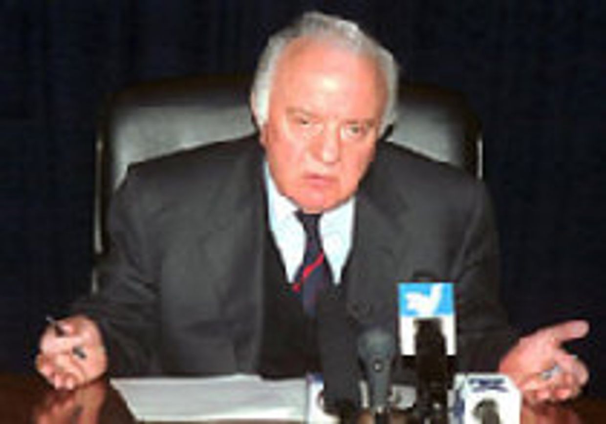 Шеварднадзе терпит  катастрофу на муниципальных выборах picture