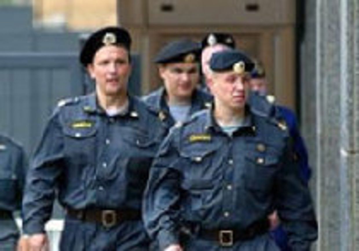 Топор Путина, занесенный над ЮКОСом, вредит России picture