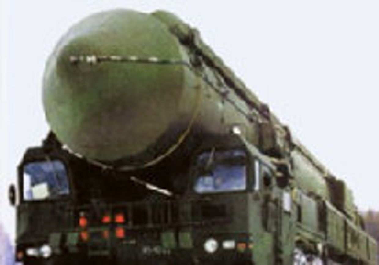 Российско-китайские военные игры: тень от ракет СС 27 'Тополь-М' picture