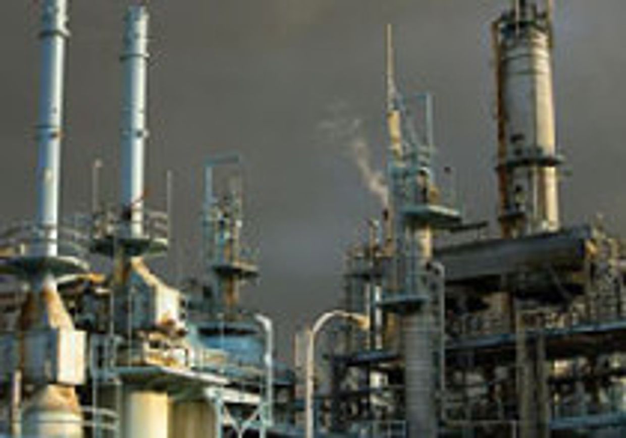 Эксперт называет мифом заявления о дефиците нефти picture