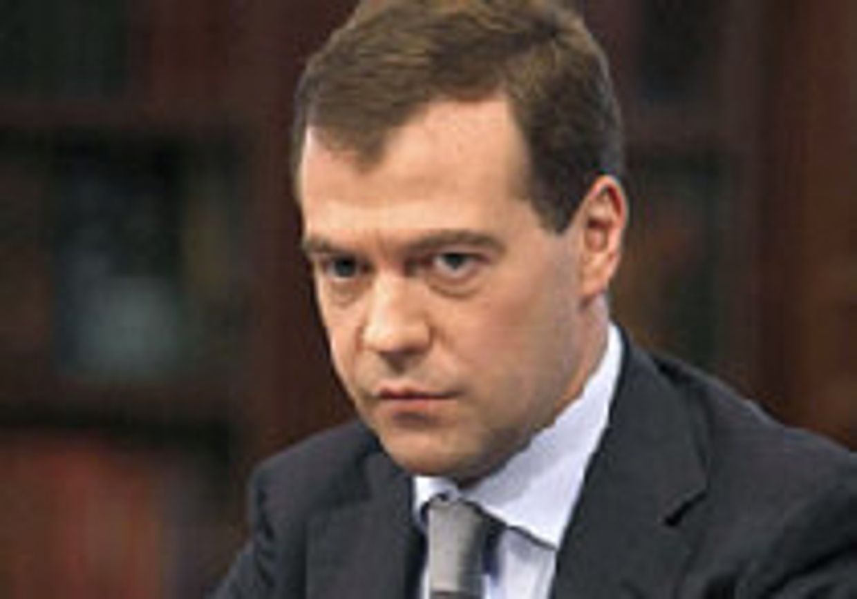Понять Медведева picture