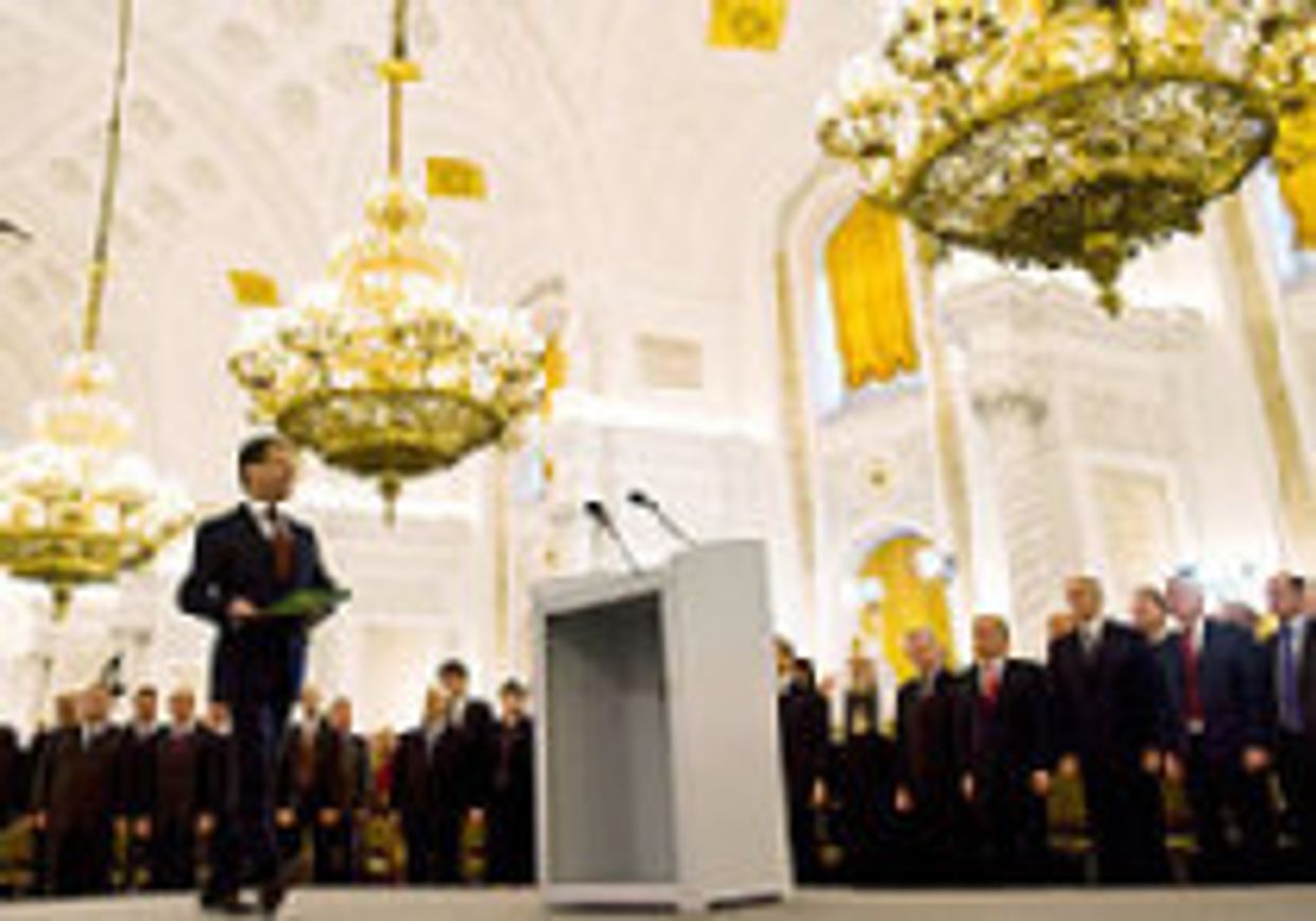 Медведев под давлением picture
