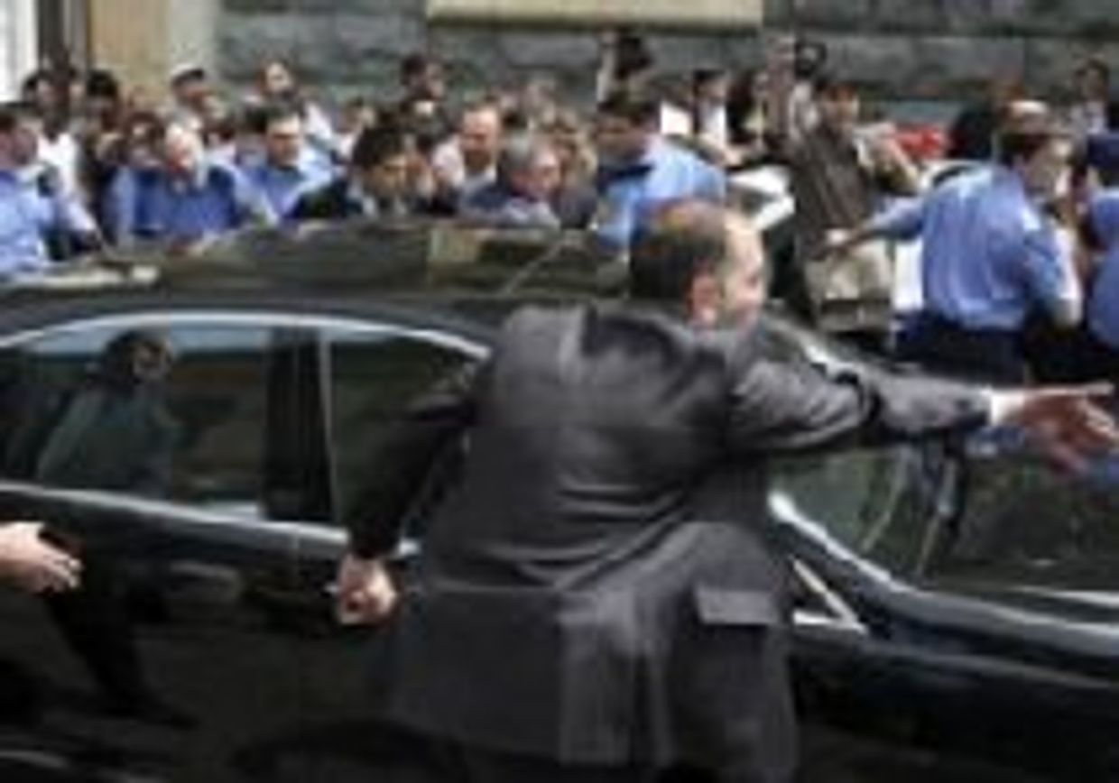 Грузинские оппозиционеры хотят сжечь чешский флаг picture