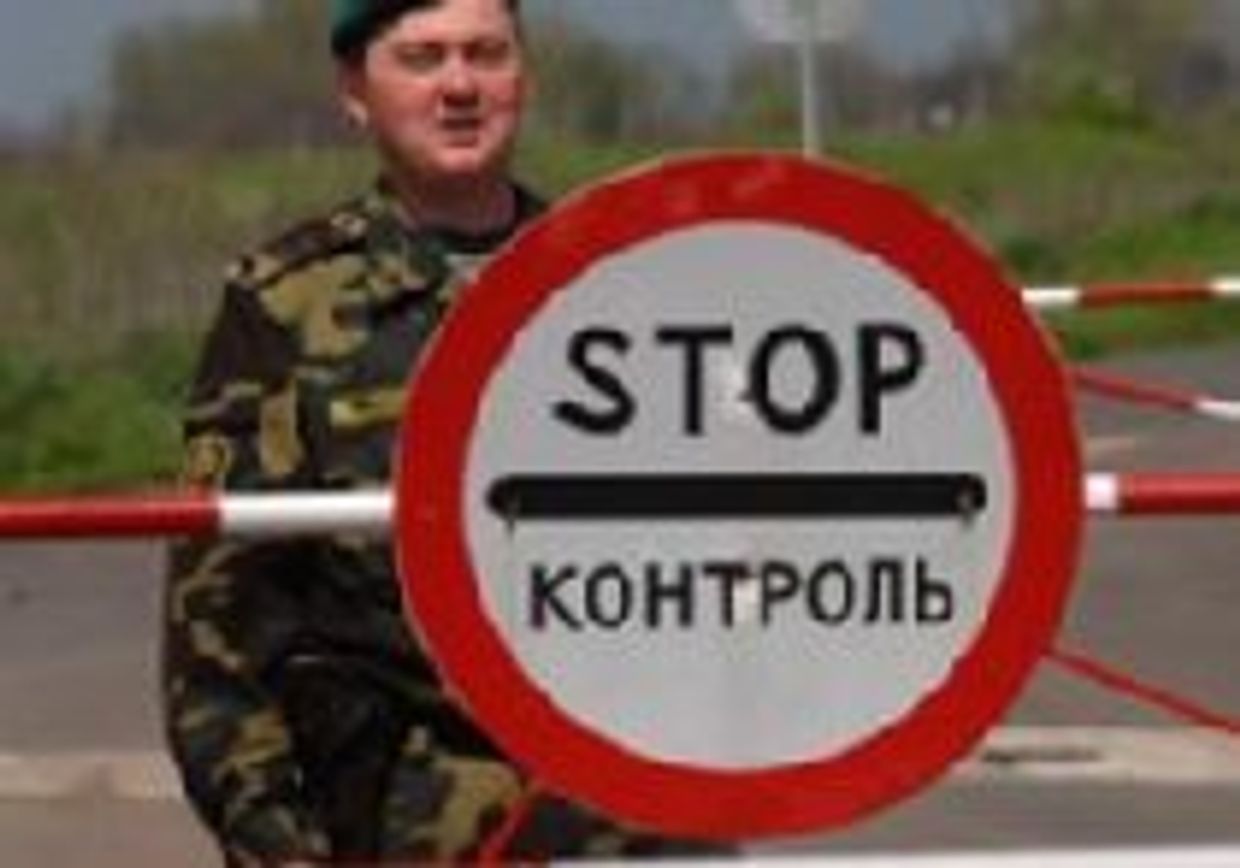 Грузинский офицер-перебежчик выступает по московскому радио picture