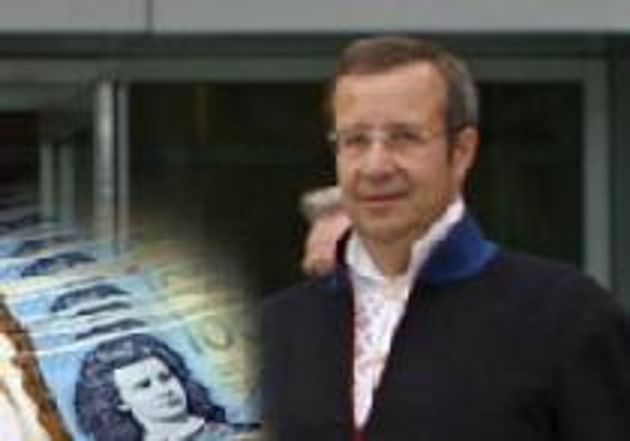 Народ нищает, его слуги богатеют picture