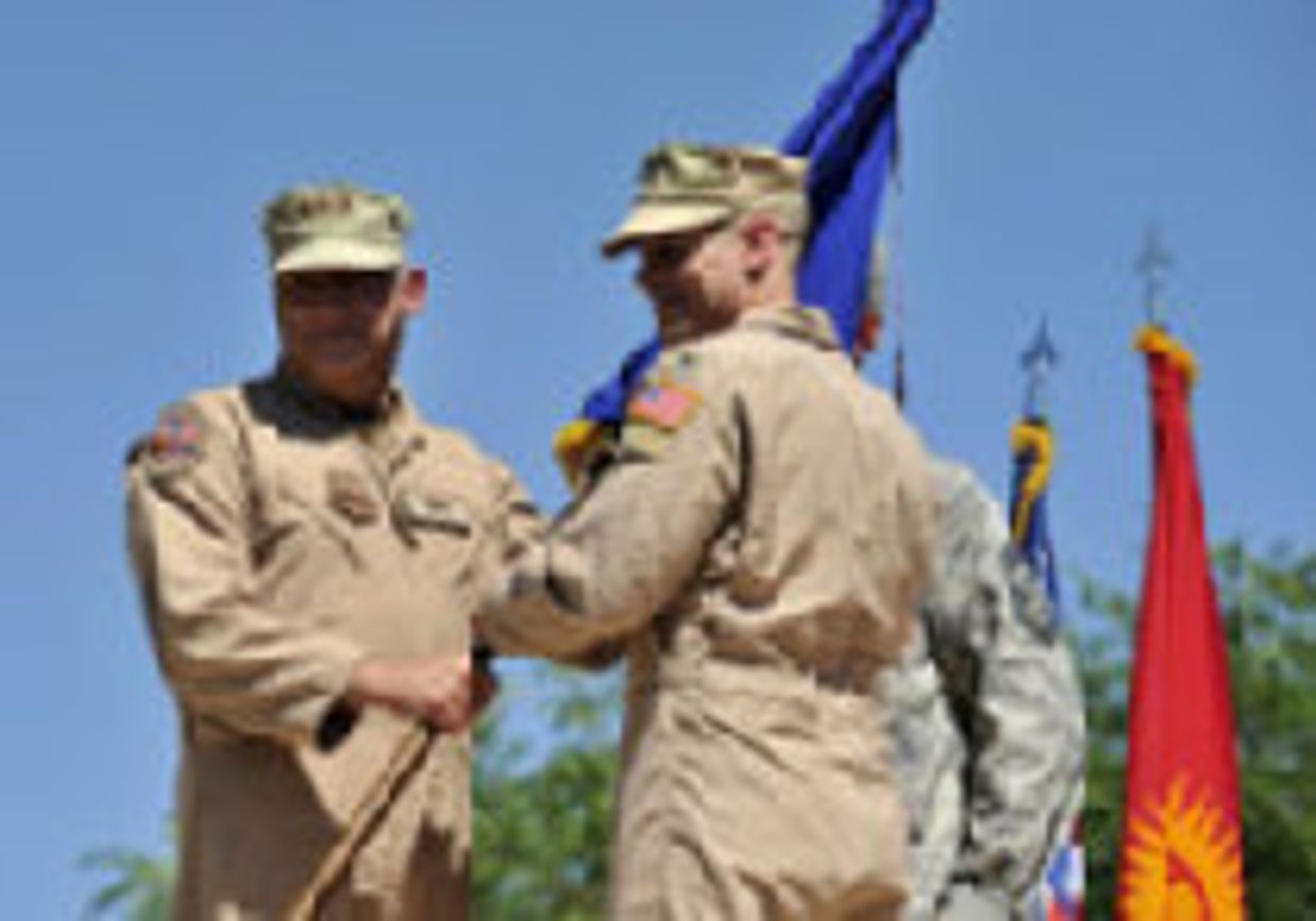 США сохраняют военную базу в Манасе picture