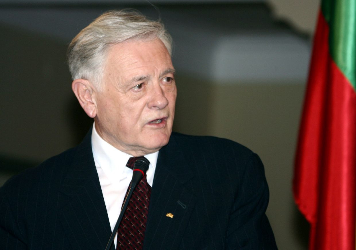 Валдас Адамкус