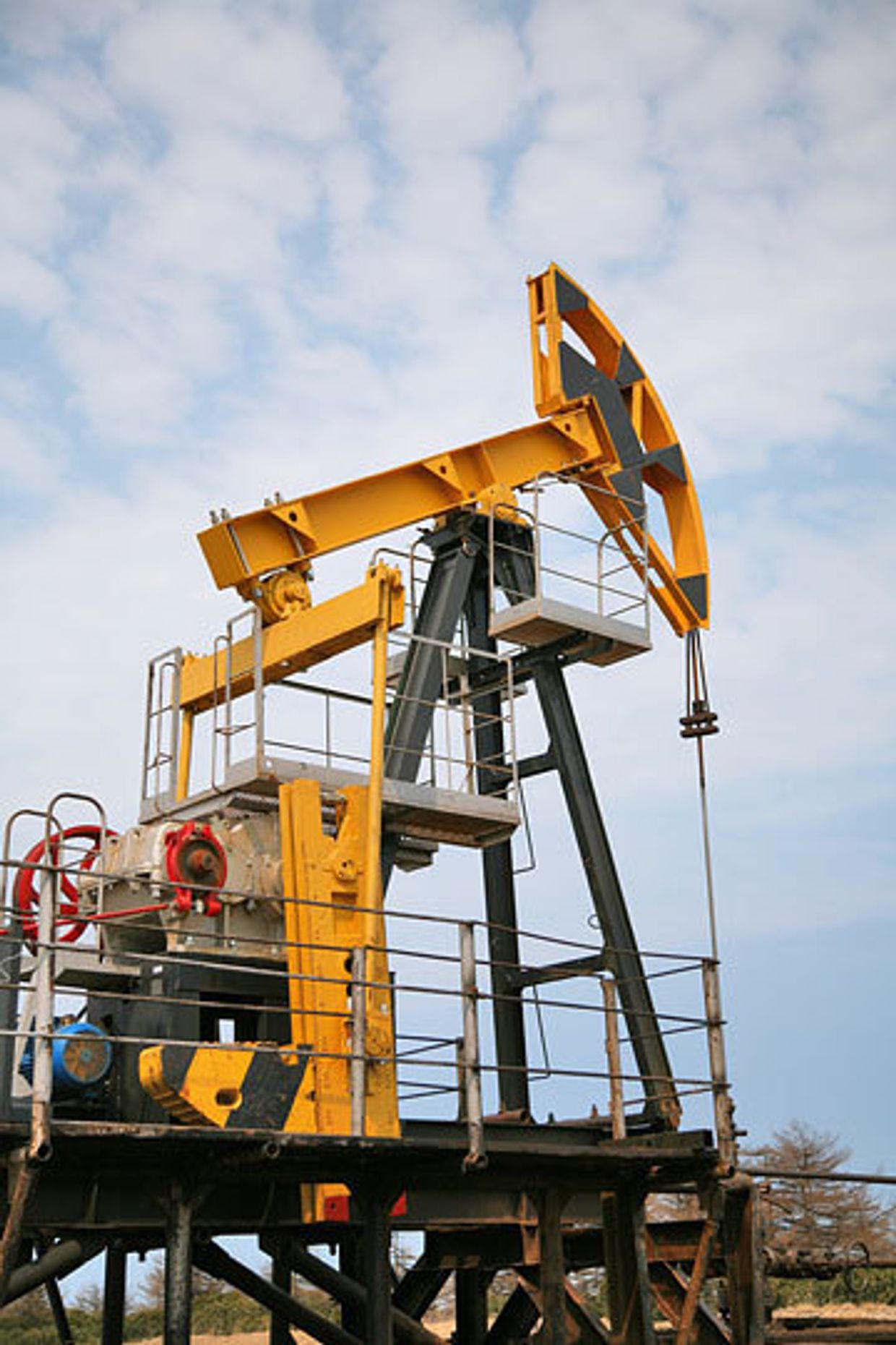 Штанговый насос на нефтяной скважине 