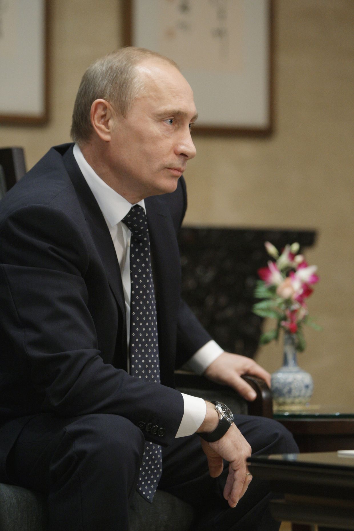 Премьер-министр РФ Владимир Путин ответил на вопросы журналистов
