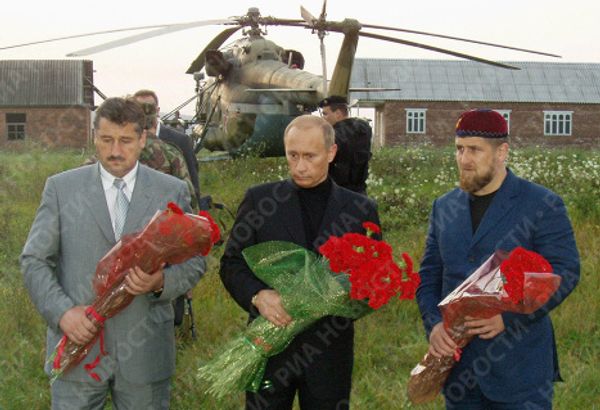 В.Путин, А.Алханов, Р.Кадыров в селе Центорой