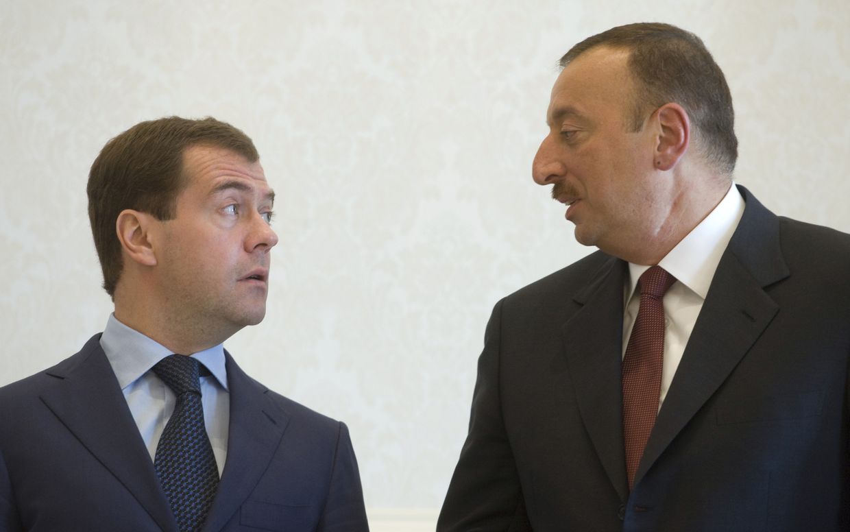 Президенты России и Азербайджана Дмитрий Медведев и Ильхам Алиев