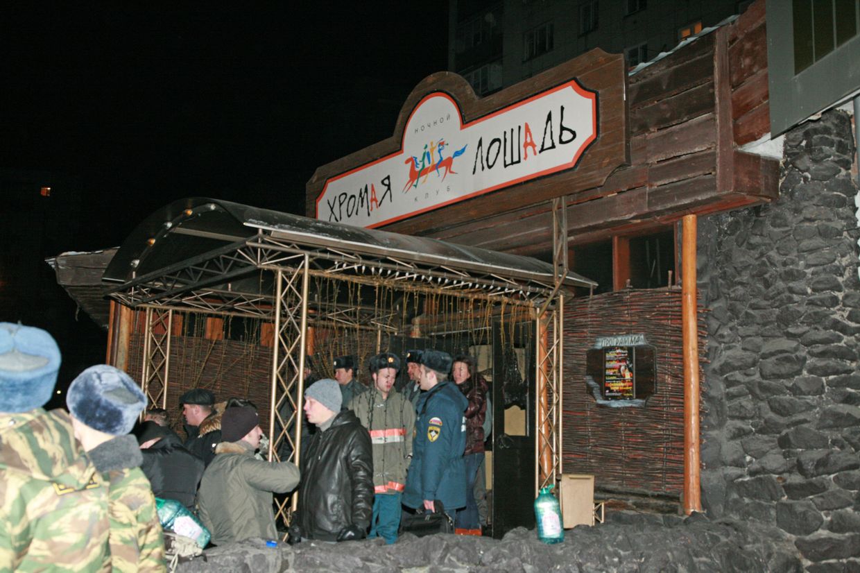 На месте пожара в пермском клубе