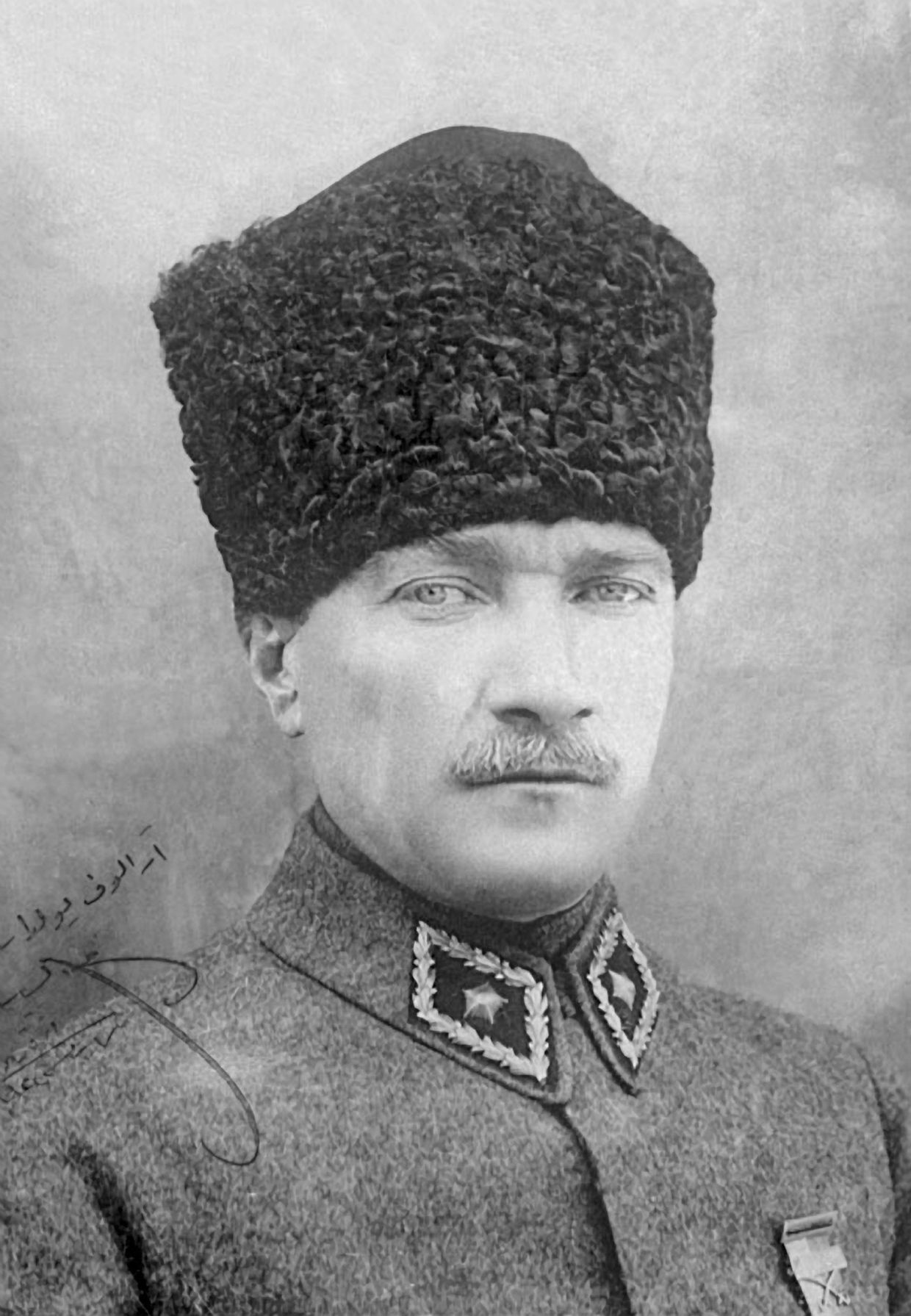 Портрет Мустафы Кемаля Ататюрка