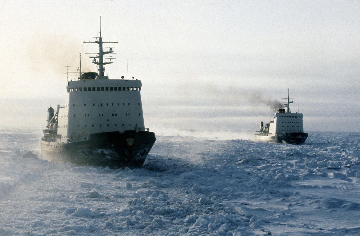Ледоколы в Чукотском море 