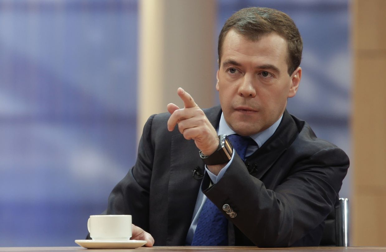 Президент РФ Дмитрий Медведев подвел итоги года в эфире трех федеральных каналов