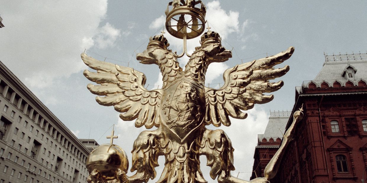 Установка двуглавых орлов