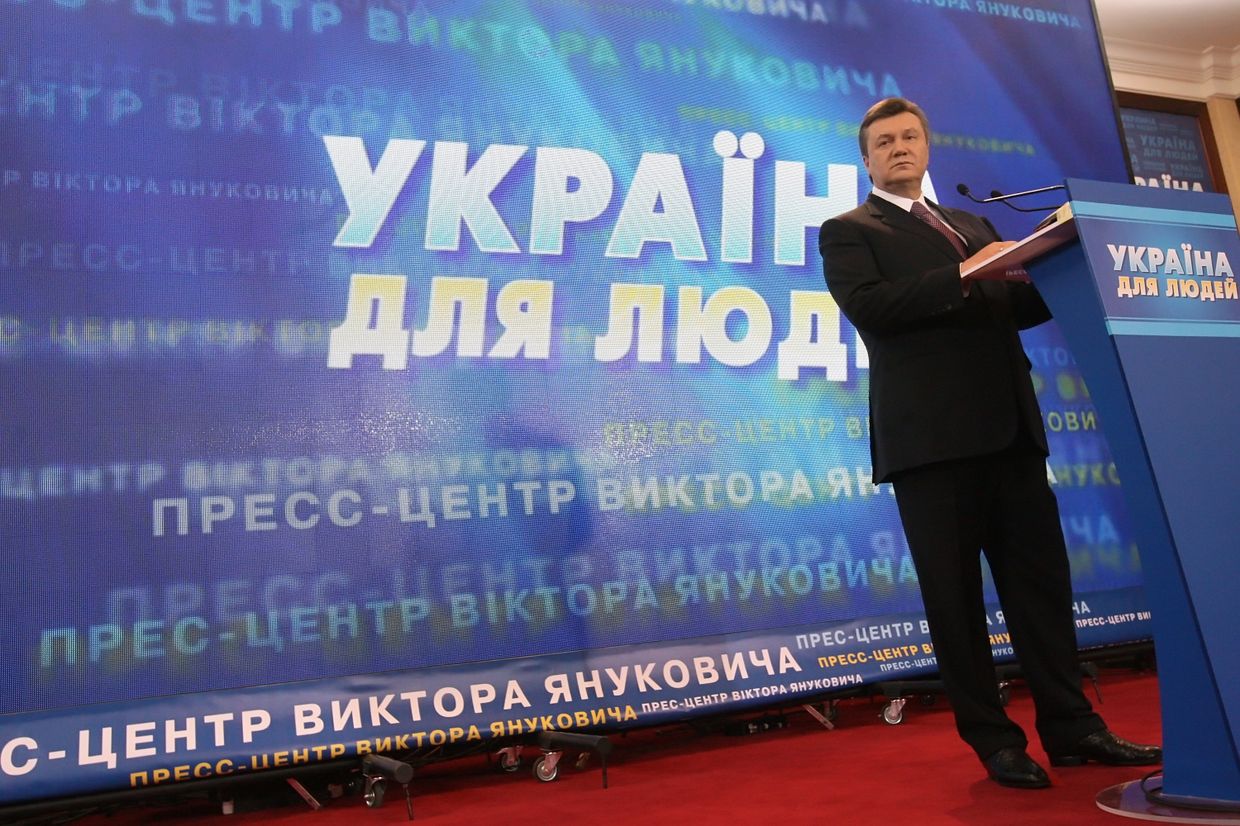 Виктор Янукович во время выступления в пресс-центре в Киеве Виктор Янукович во время выступления в пресс-центре в Киеве