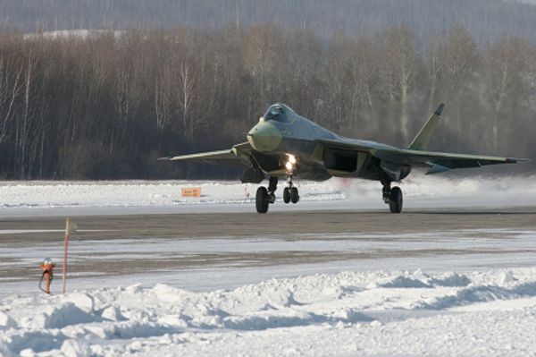 Истребитель пятого поколения T-50 на летных испытаниях