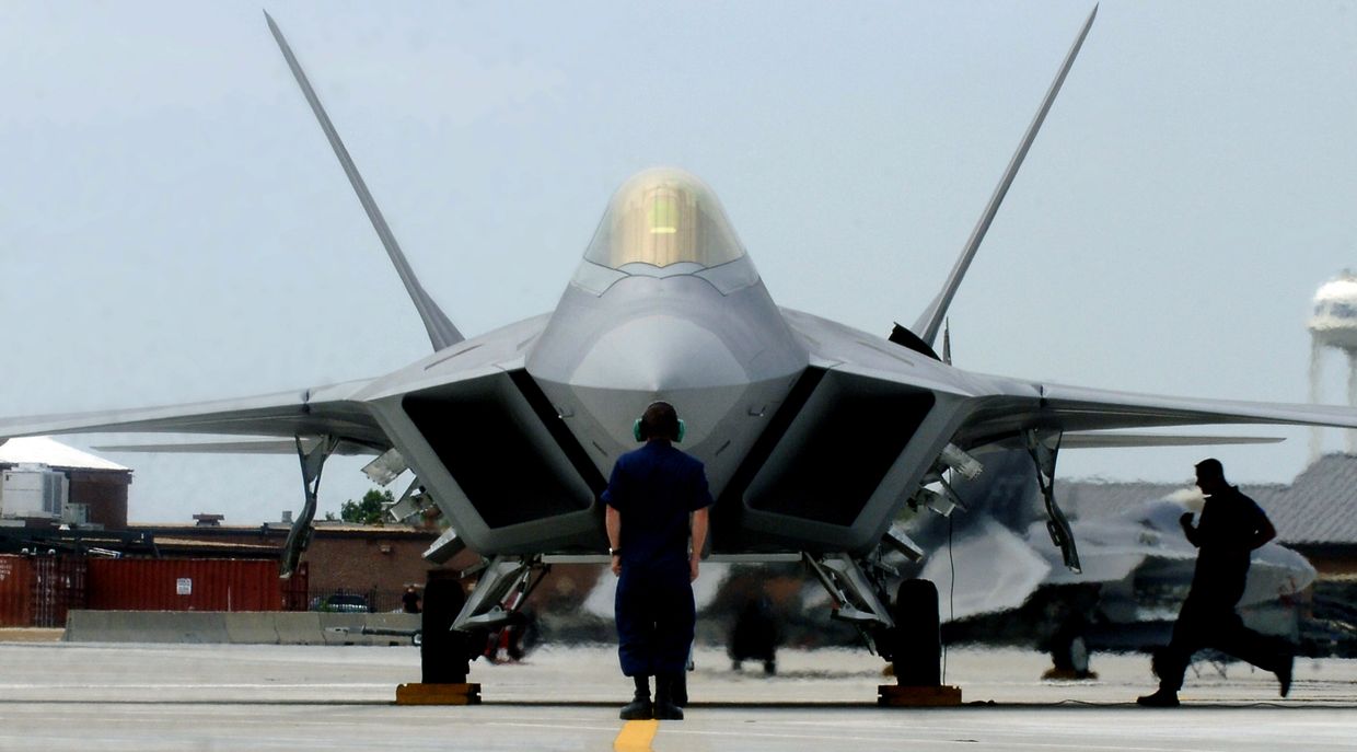 Истребители пятого поколения - F-22 Raptor