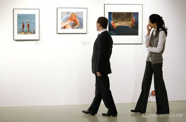 Дмитрий Медведев посетил выставку Лучшие фотографии России 2009
