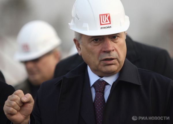 Президент ОАО Лукойл В.Алекперов на открытии новой нефтебазы ОАО НК ЛУКОЙЛ