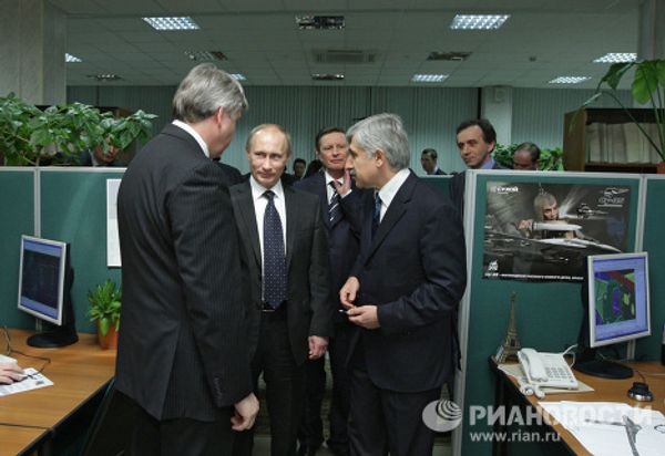 Премьер-министр РФ Владимир Путин посетил ОАО ОКБ Сухого