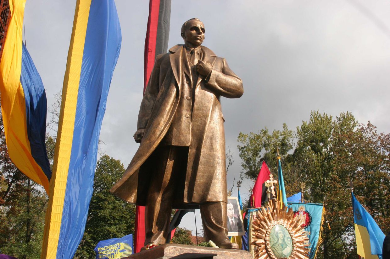 Открытие  памятника С. Бандере во Львове