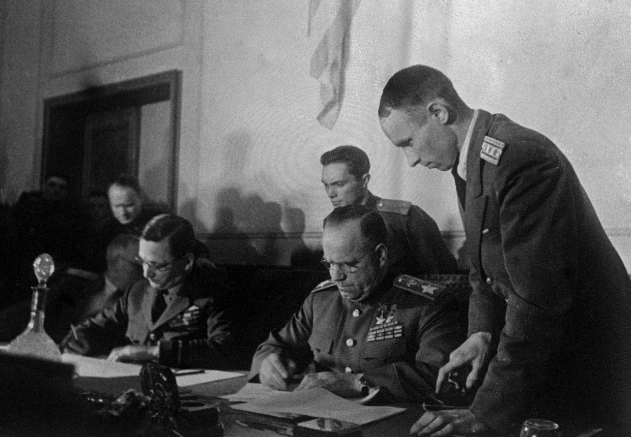 Подписание Акта о капитуляции Германии. Фотокопия