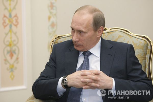 Премьер-министр РФ Владимир Путин встретился с госсекретарем США Хиллари Клинтон