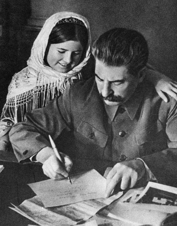 Сталин и Мамлакат Нахангова